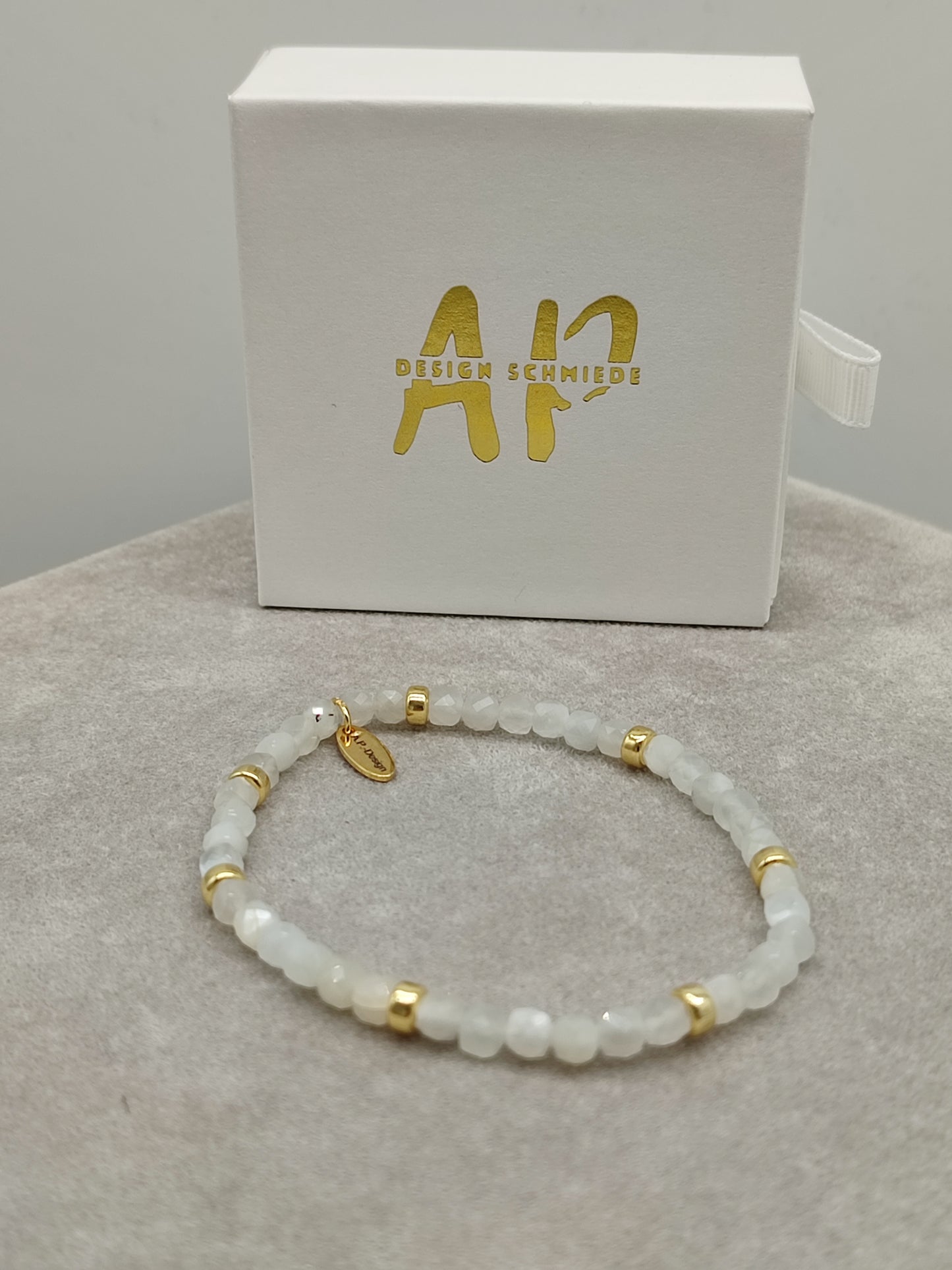 Mondstein Armband