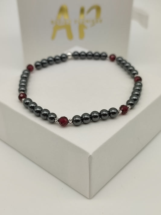 Handgefertigtes Skorpion Damenarmband aus Hämatit & Granat